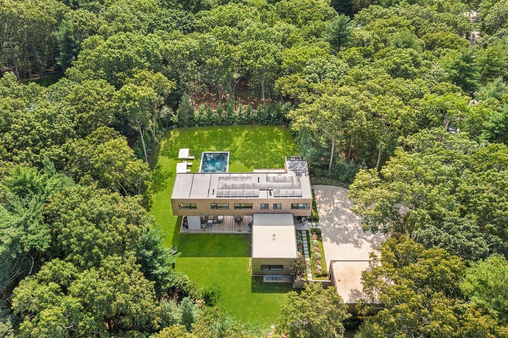 Contemporary New York Residence Featuring Warm Interiors and Modern Finishes Listed for 5.5 Million 21