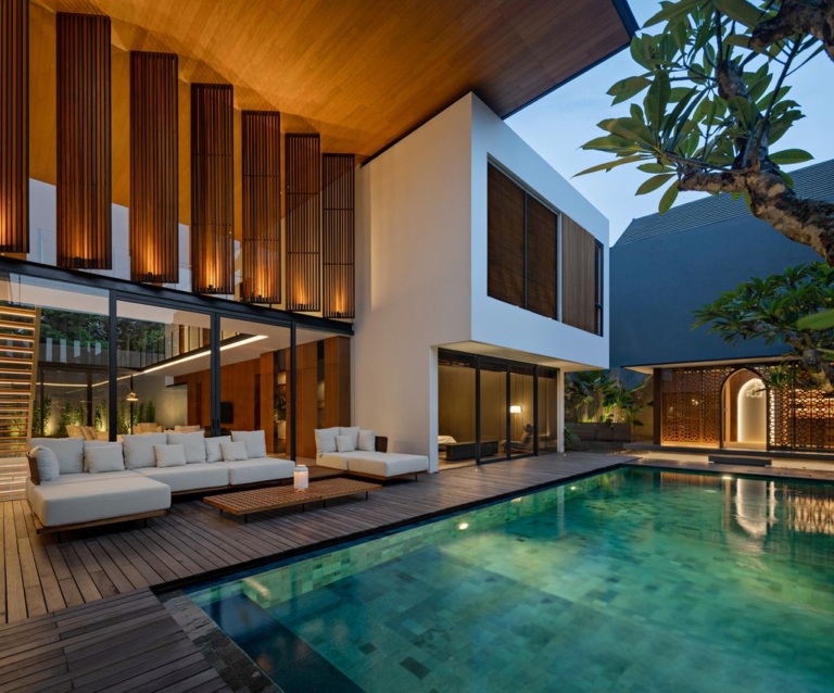 EA Residence, Tropical Retreat in Indonesia by Jettaliving