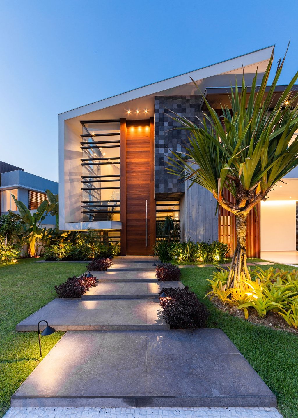 JPG House, A Modern Tropical Retreat by Raiz Arquitetura