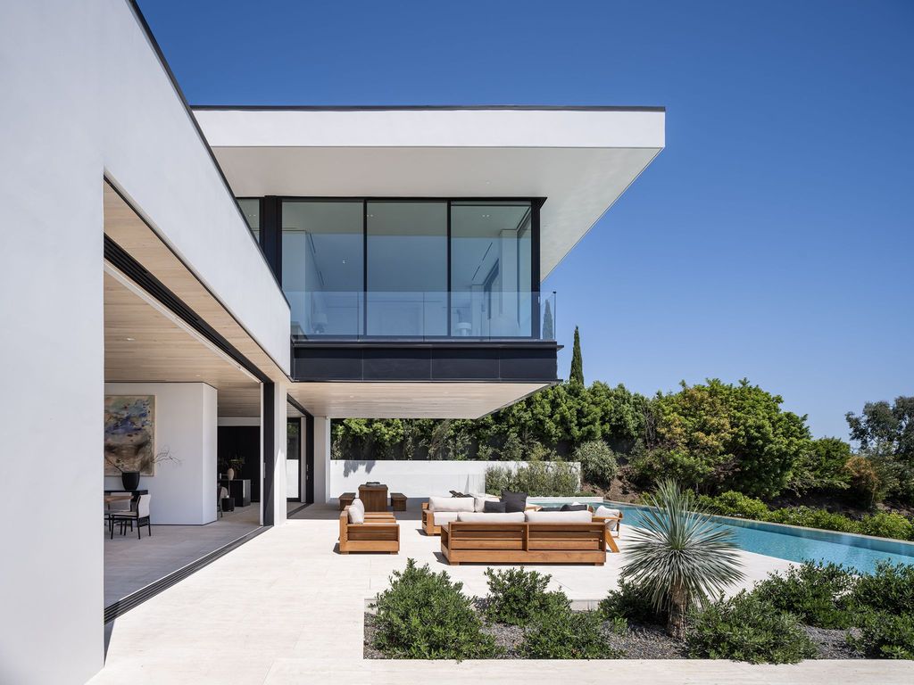 Laurel III House, a masterpiece in CA by McClean Design