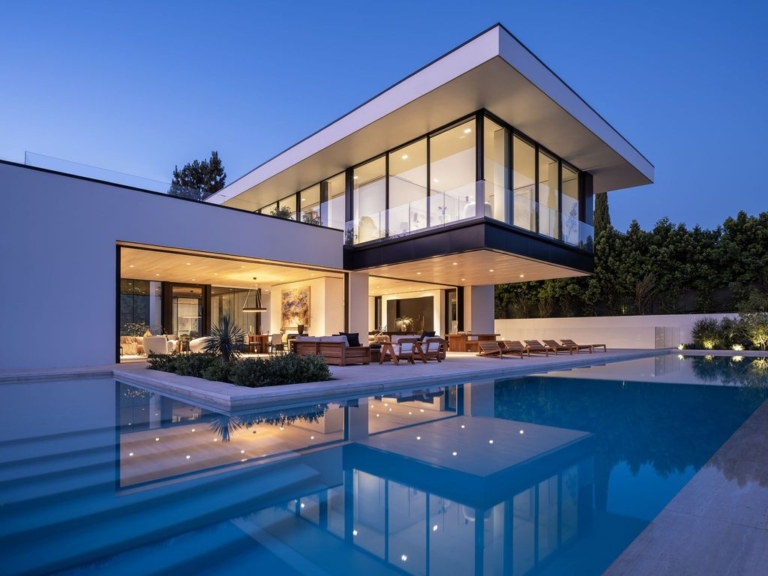 Laurel III House, a masterpiece in CA by McClean Design