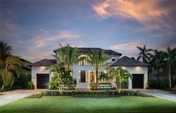 Luxurious $16.5 Million Waterfront Estate on Compass Cove with Infinity Pool and Breathtaking Bay Views in Naples