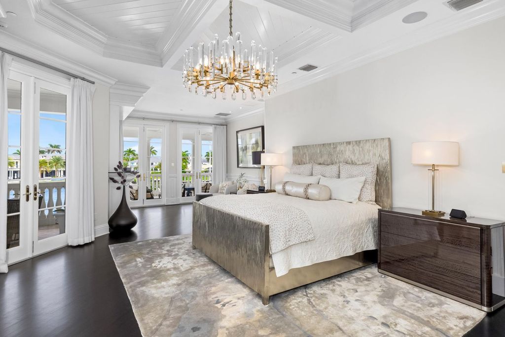 Luxurious $19.5 Million Waterfront Mansion with 200 Feet of Intracoastal Frontage in Boca Raton