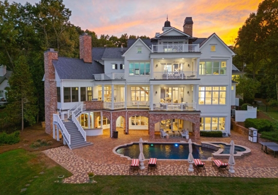 Luxurious Lakefront Property in North Carolina Combining Serenity and Elegance, Priced at $10.2 Million