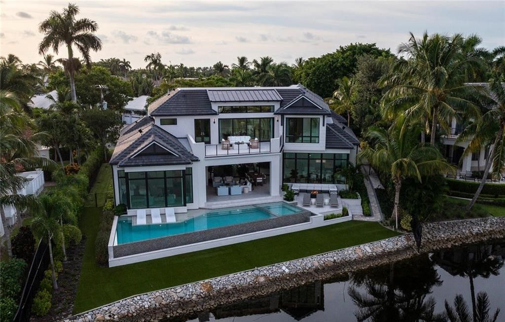 Magnificent $28 Million Waterfront Estate in Naples - A Masterpiece of Modern Luxury and Elegance