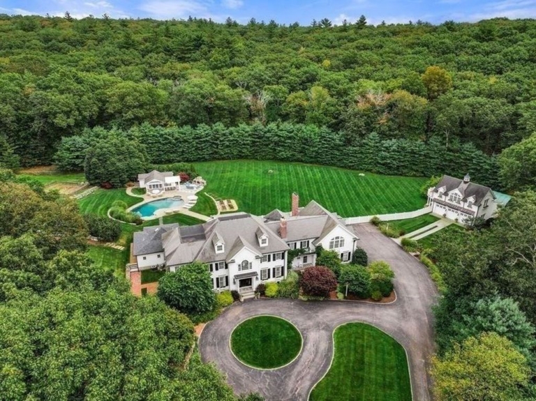 Stunning Georgian-Inspired Home in a Beautiful Massachusetts Setting, Priced at $10 Million