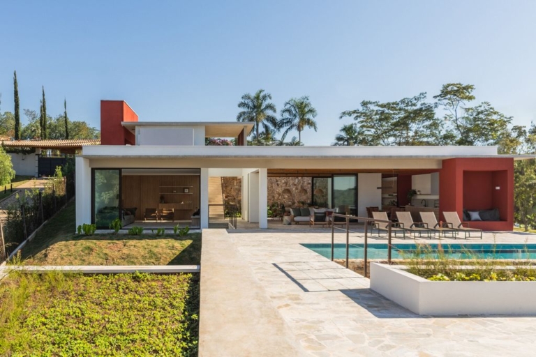 Three Times house in Brazil by Carolina Penna Architects