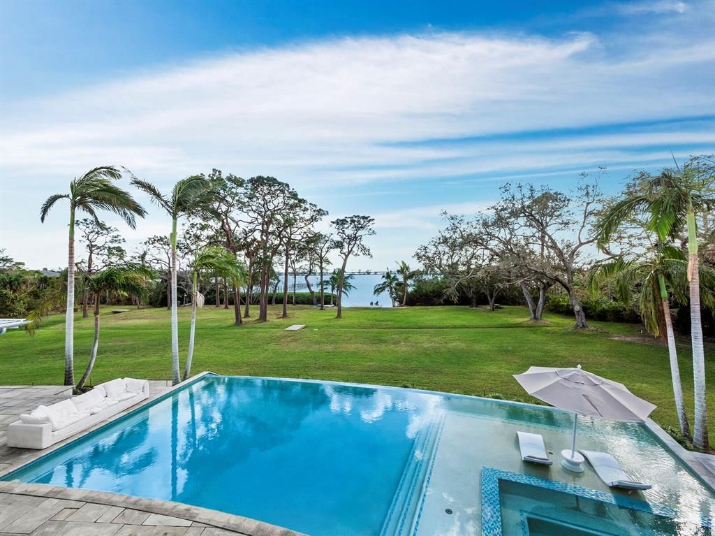 $16.5 Million Luxurious 12.5-Acre Waterfront Estate with Boutique Hotel Potential in Bradenton