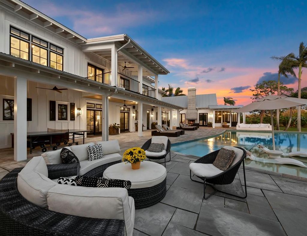 $16.5 Million Luxurious 12.5-Acre Waterfront Estate with Boutique Hotel Potential in Bradenton