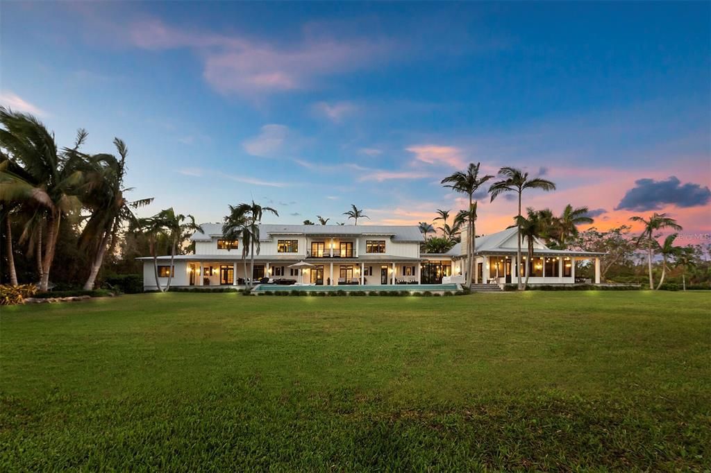 $16.5 Million Luxurious 12.5-Acre Waterfront Estate with Boutique Hotel Potential in Bradenton