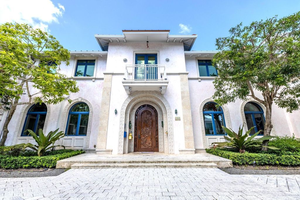 $25 Million Waterfront Estate in Boca Raton with 256 Ft Intracoastal Frontage, Artistic Design, and Resort-Style Amenities