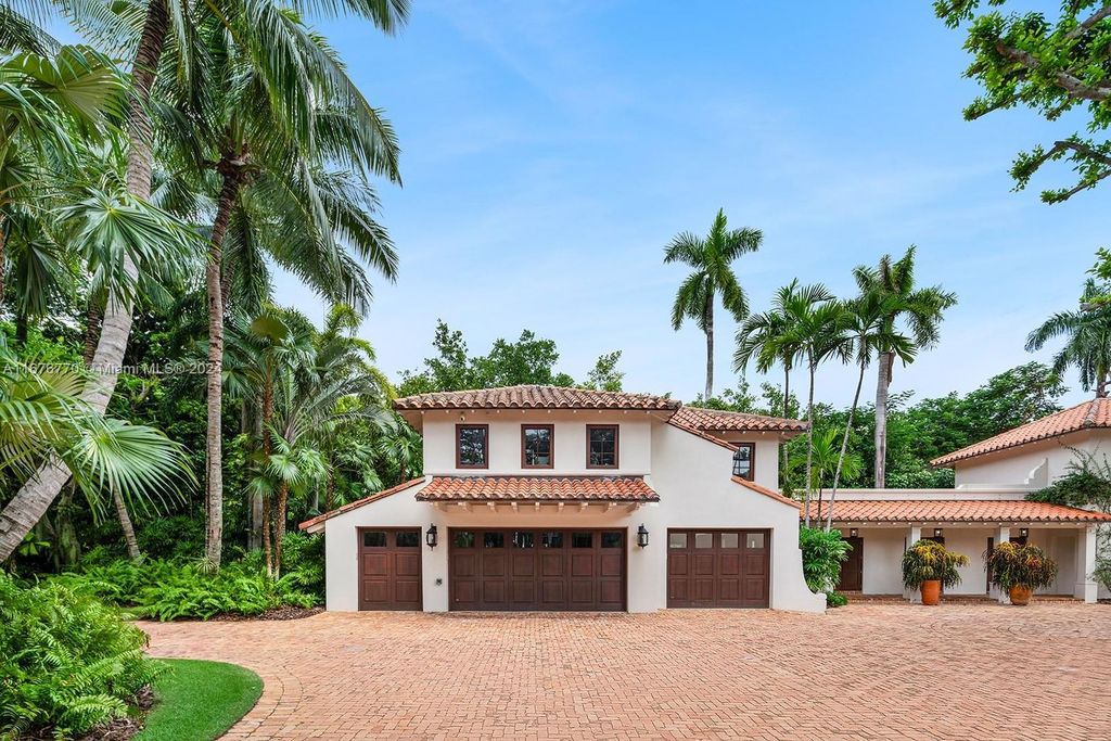 $54 Million Luxurious Waterfront Estate on Miami Beach's Prestigious Star Island with Captivating Bay Views