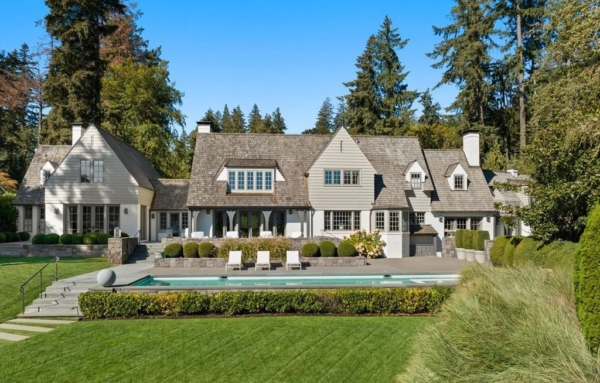 A Masterpiece of Elegance: Oregon Estate with Designer Craftsmanship and Breathtaking Lake Views, $10.5 Million