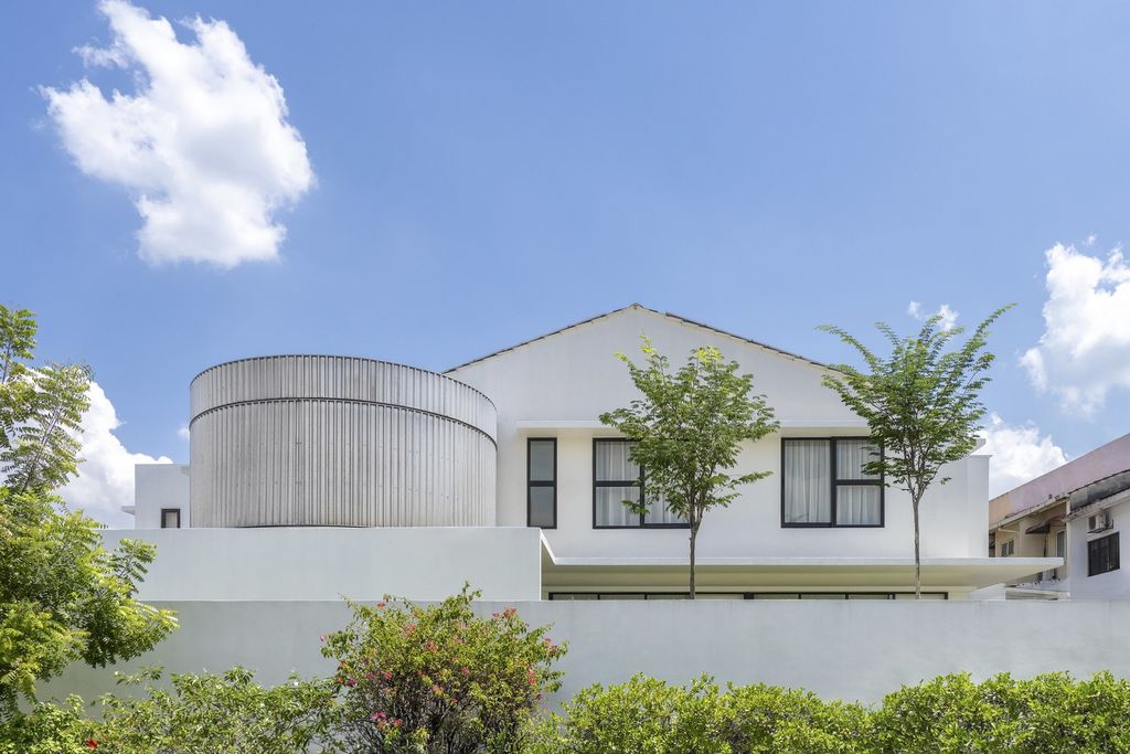 CC House: A Corner Terrace Redefined by Fabian Tan Architect