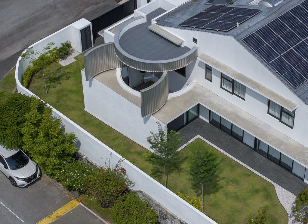 CC House: A Corner Terrace Redefined by Fabian Tan Architect