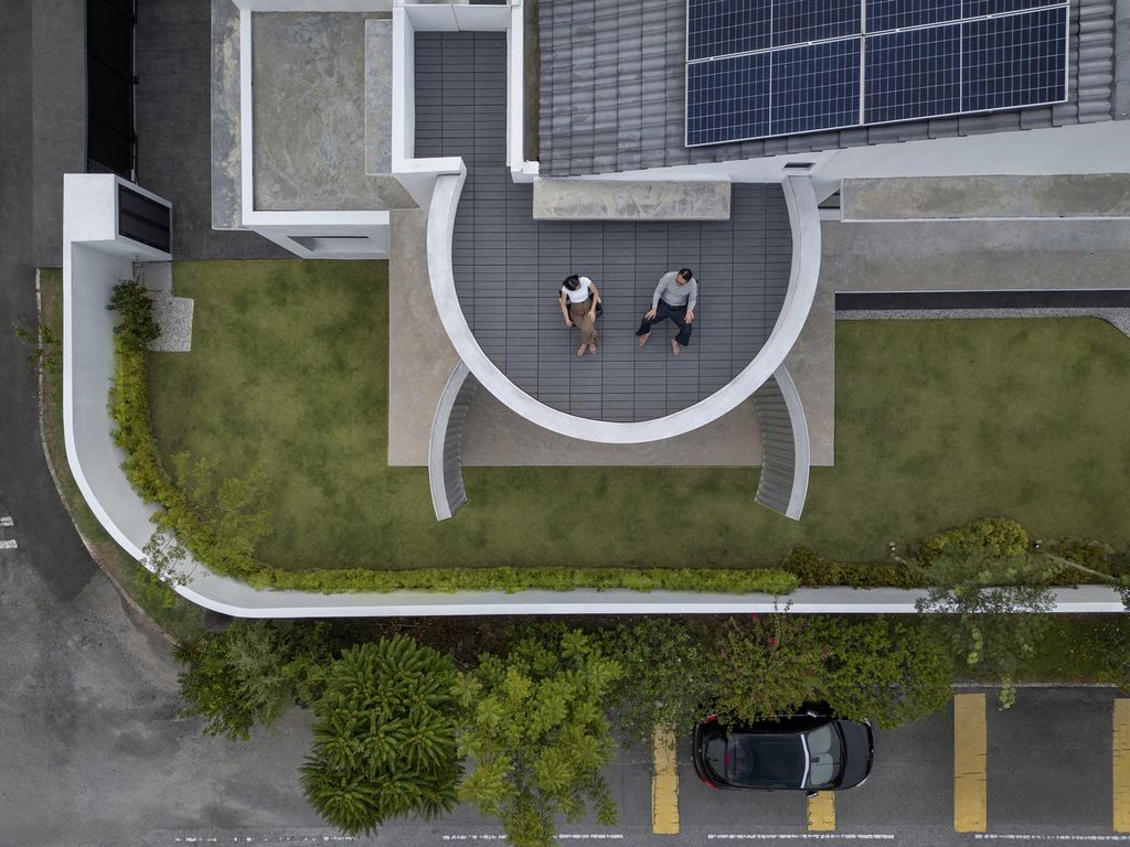 CC House: A Corner Terrace Redefined by Fabian Tan Architect