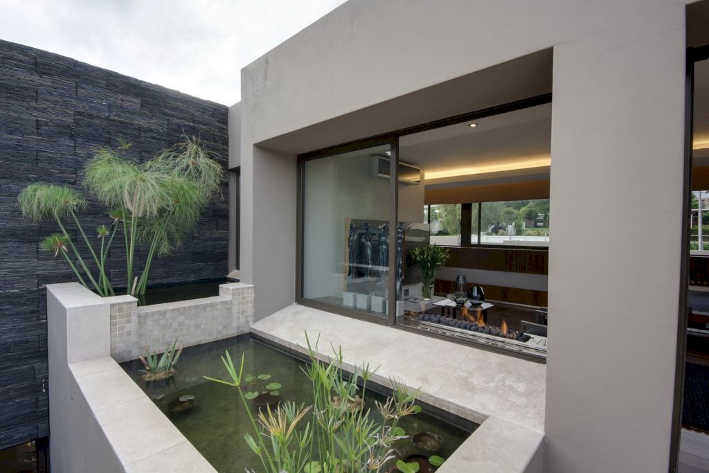 House Sed in South Africa by Nico van der Meulen Architects