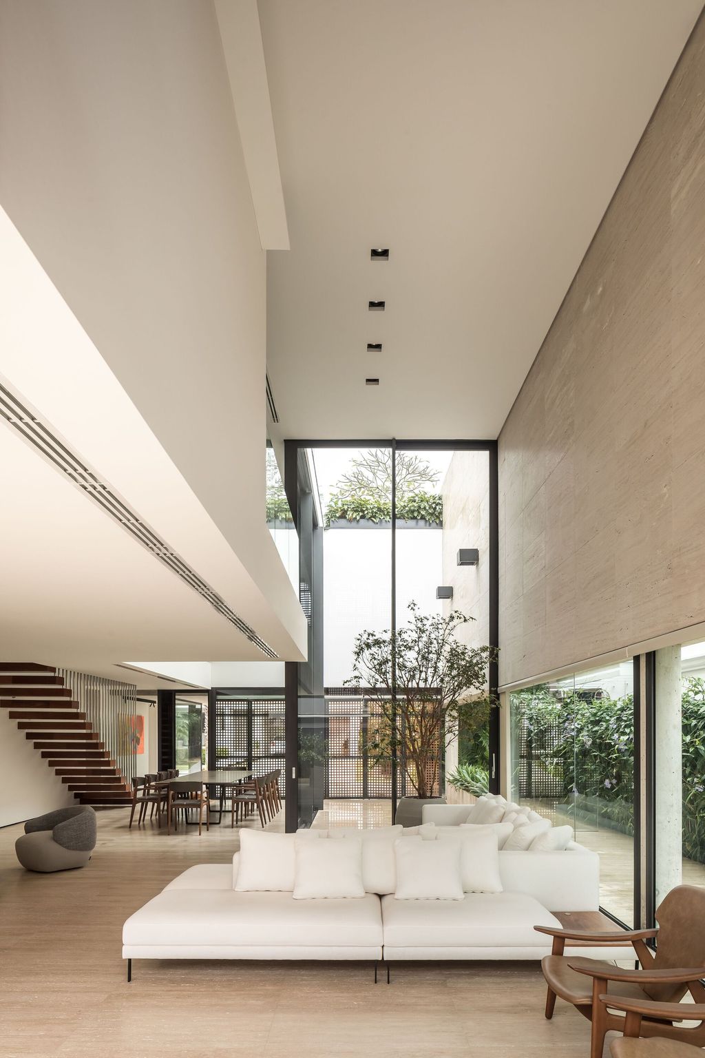 House of Facades, a retreat by Marcos Bertoldi Arquitetos