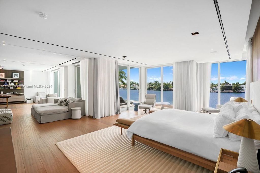 Luxurious $37.5 Million Waterfront Estate with Skyline Views on Prestigious Hibiscus Island, Miami Beach