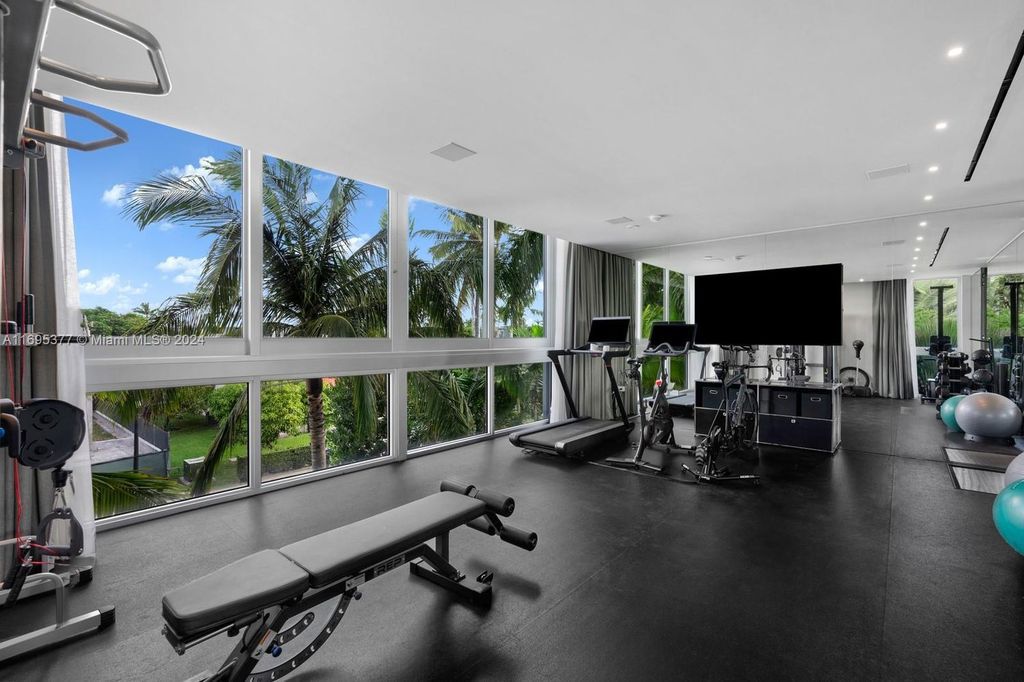 Luxurious $37.5 Million Waterfront Estate with Skyline Views on Prestigious Hibiscus Island, Miami Beach