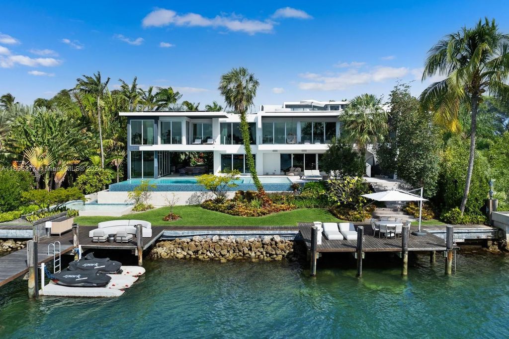 Luxurious $37.5 Million Waterfront Estate with Skyline Views on Prestigious Hibiscus Island, Miami Beach