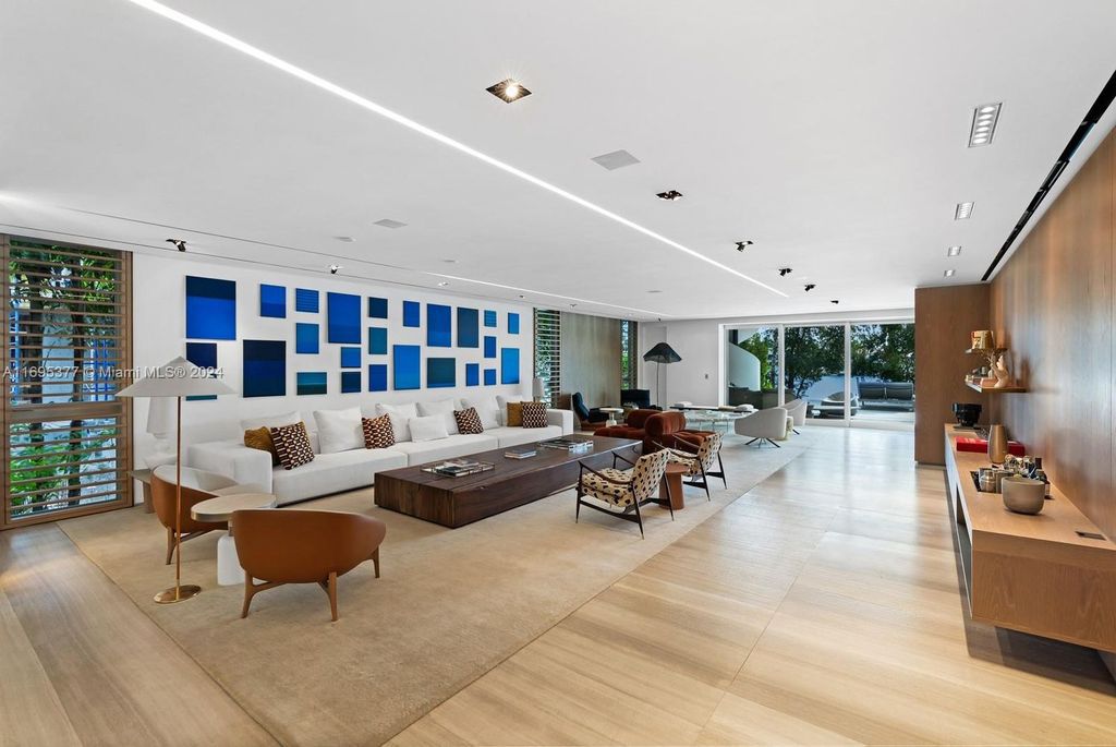 Luxurious $37.5 Million Waterfront Estate with Skyline Views on Prestigious Hibiscus Island, Miami Beach