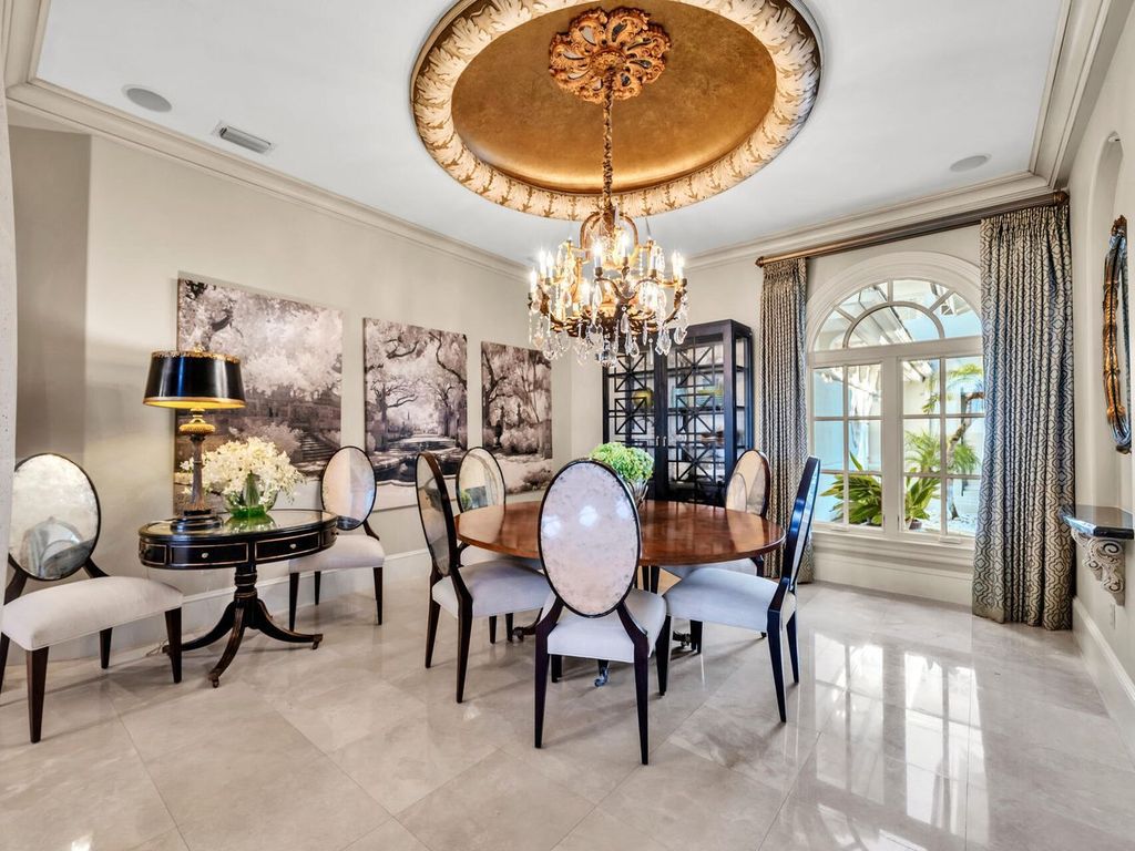 Luxurious $6.1 Million Waterfront Estate with 385 FT Bay Frontage in Kelly Plantation, Destin