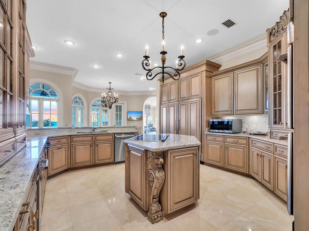 Luxurious $6.1 Million Waterfront Estate with 385 FT Bay Frontage in Kelly Plantation, Destin