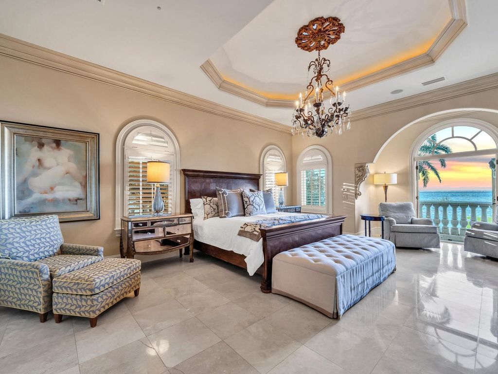 Luxurious $6.1 Million Waterfront Estate with 385 FT Bay Frontage in Kelly Plantation, Destin