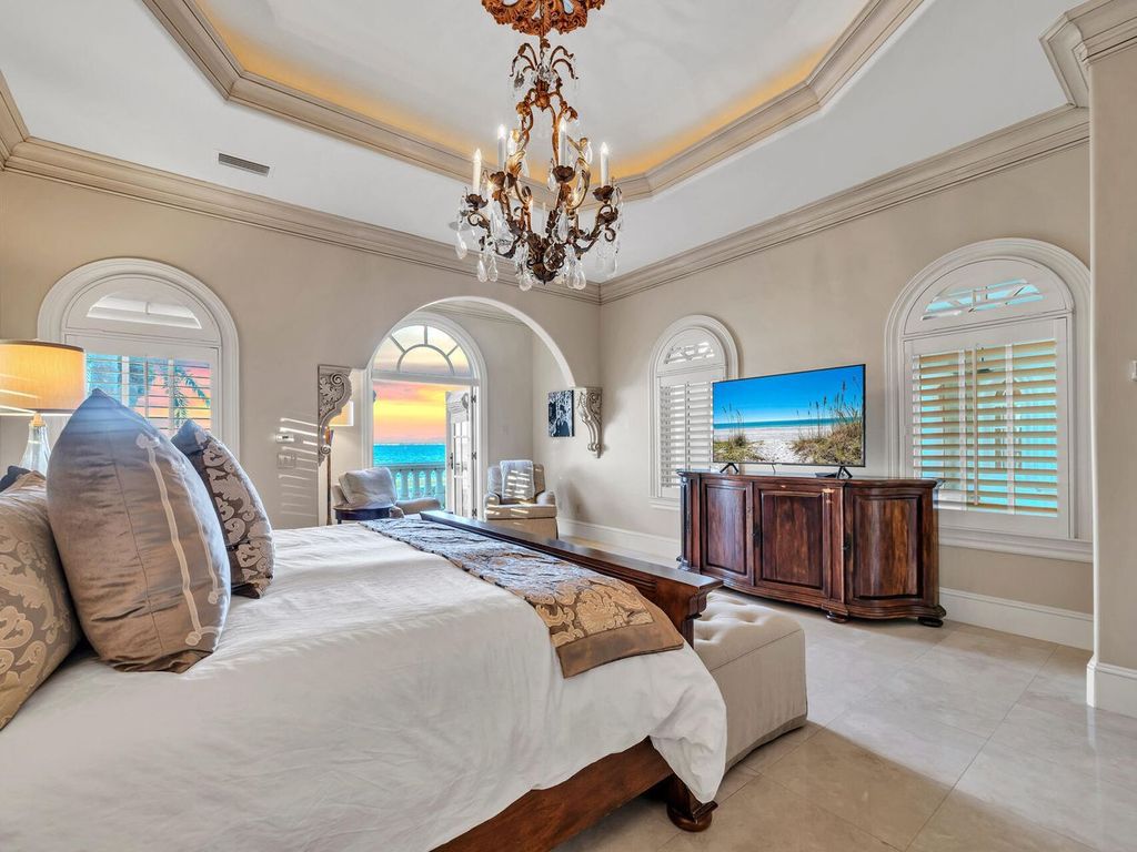 Luxurious $6.1 Million Waterfront Estate with 385 FT Bay Frontage in Kelly Plantation, Destin