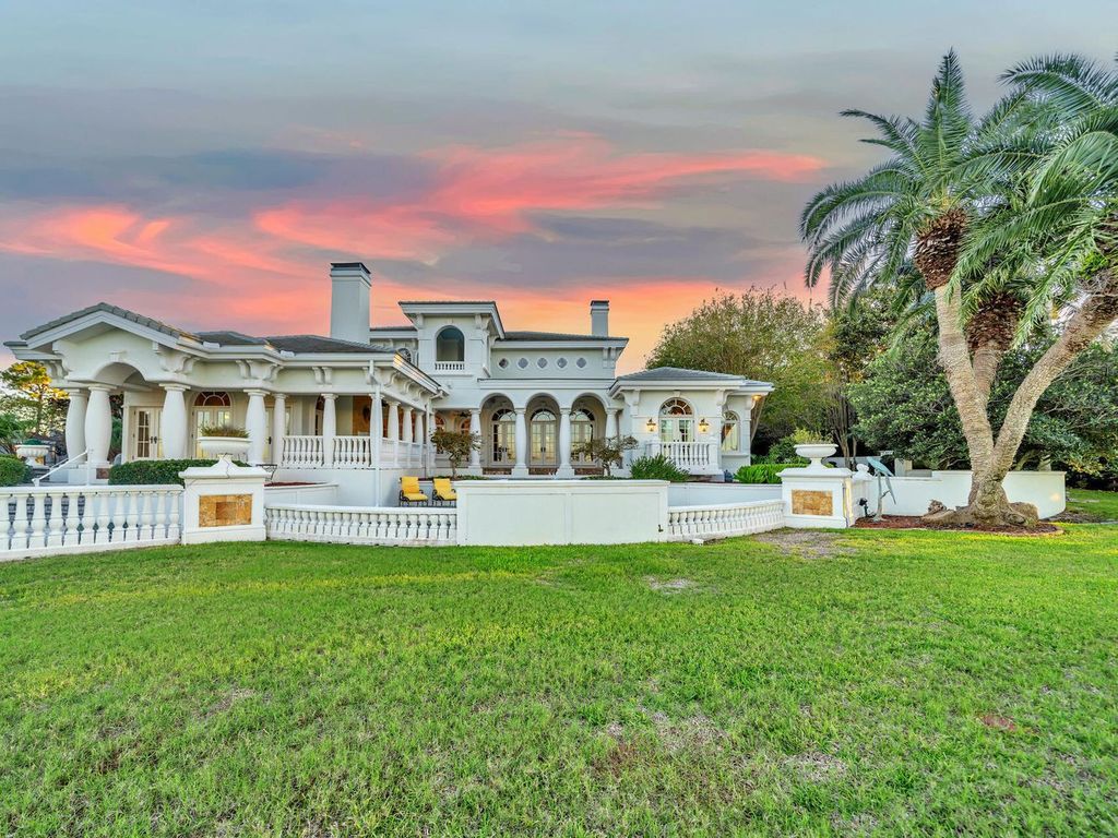 Luxurious $6.1 Million Waterfront Estate with 385 FT Bay Frontage in Kelly Plantation, Destin