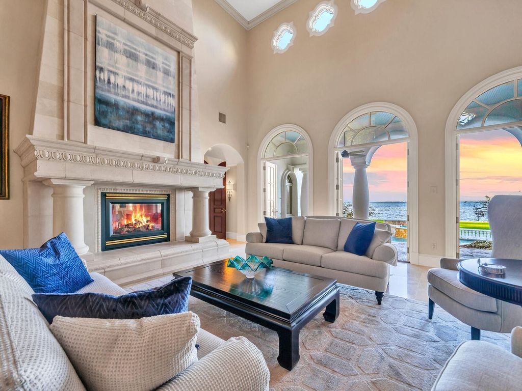 Luxurious $6.1 Million Waterfront Estate with 385 FT Bay Frontage in Kelly Plantation, Destin