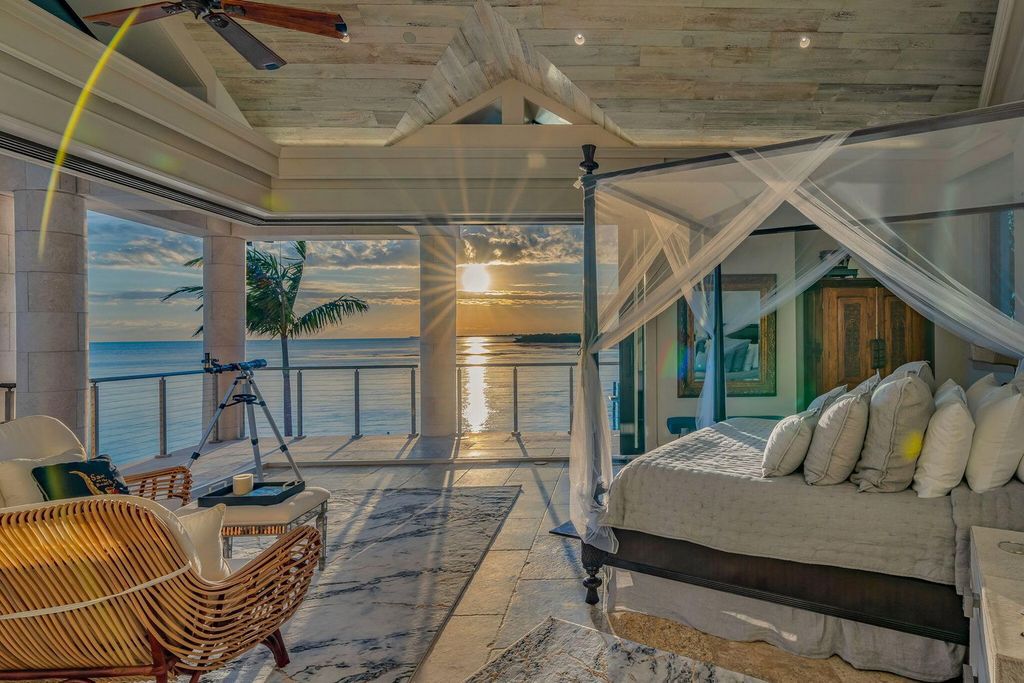 Luxurious Oceanfront Estate in Duck Key Listed at $13.4 Million with Direct Ocean Access and Resort-Style Amenities