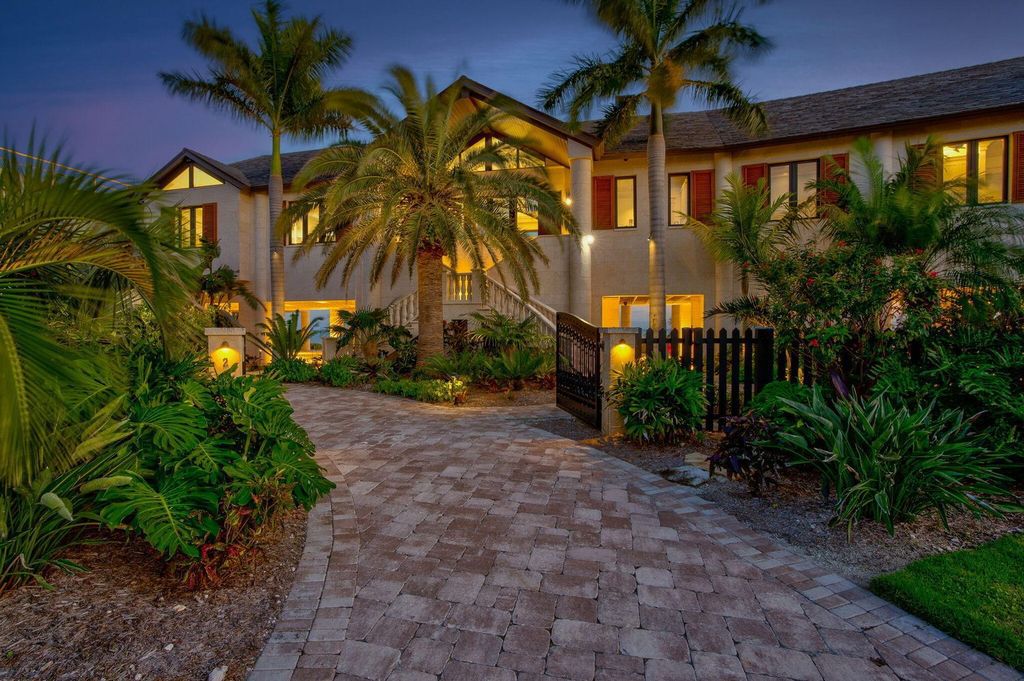 Luxurious Oceanfront Estate in Duck Key Listed at $13.4 Million with Direct Ocean Access and Resort-Style Amenities