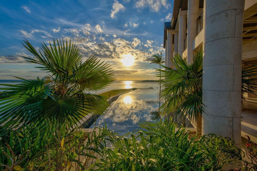 Luxurious Oceanfront Estate in Duck Key Listed at $13.4 Million with Direct Ocean Access and Resort-Style Amenities