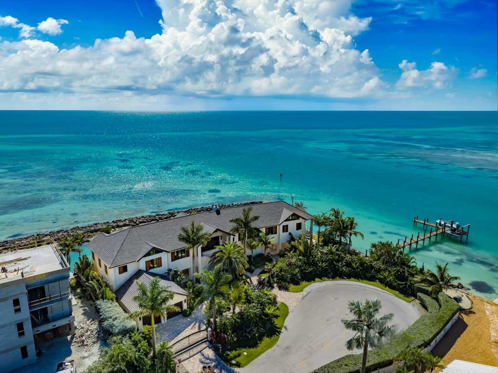 Luxurious Oceanfront Estate in Duck Key Listed at $13.4 Million with Direct Ocean Access and Resort-Style Amenities