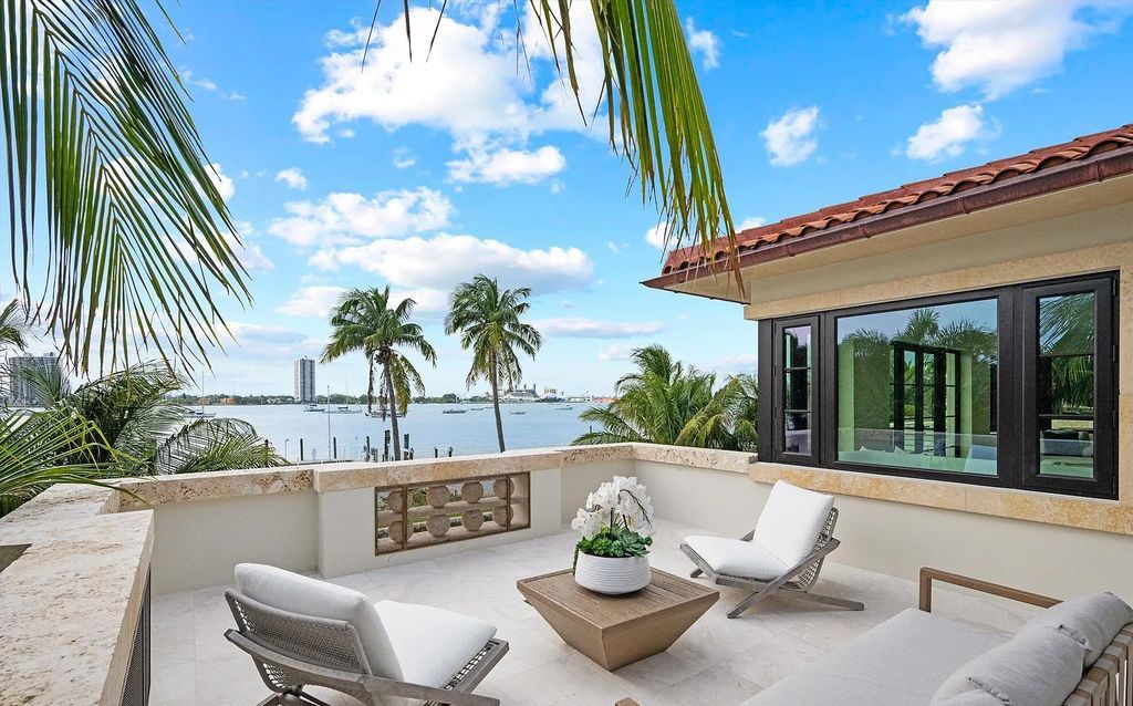 Stunning $64.5 Million Art Deco Intracoastal Estate with Private Dock and Luxe Amenities in Palm Beach