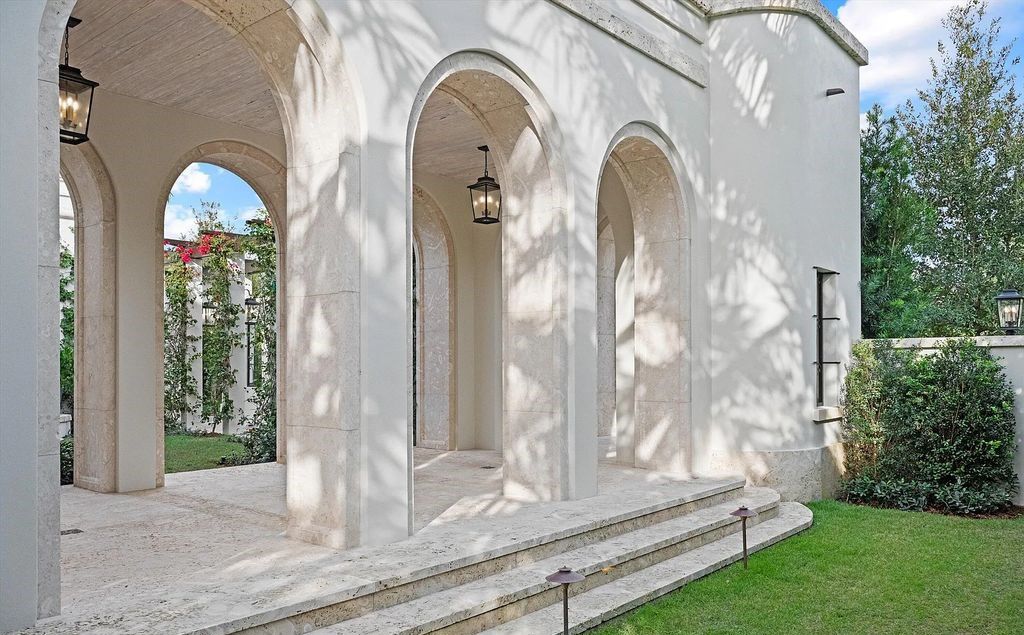 Stunning $64.5 Million Art Deco Intracoastal Estate with Private Dock and Luxe Amenities in Palm Beach