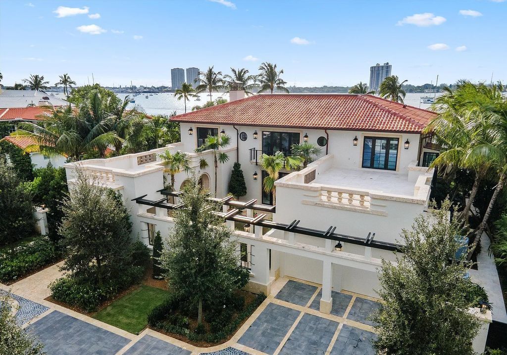 Stunning $64.5 Million Art Deco Intracoastal Estate with Private Dock and Luxe Amenities in Palm Beach