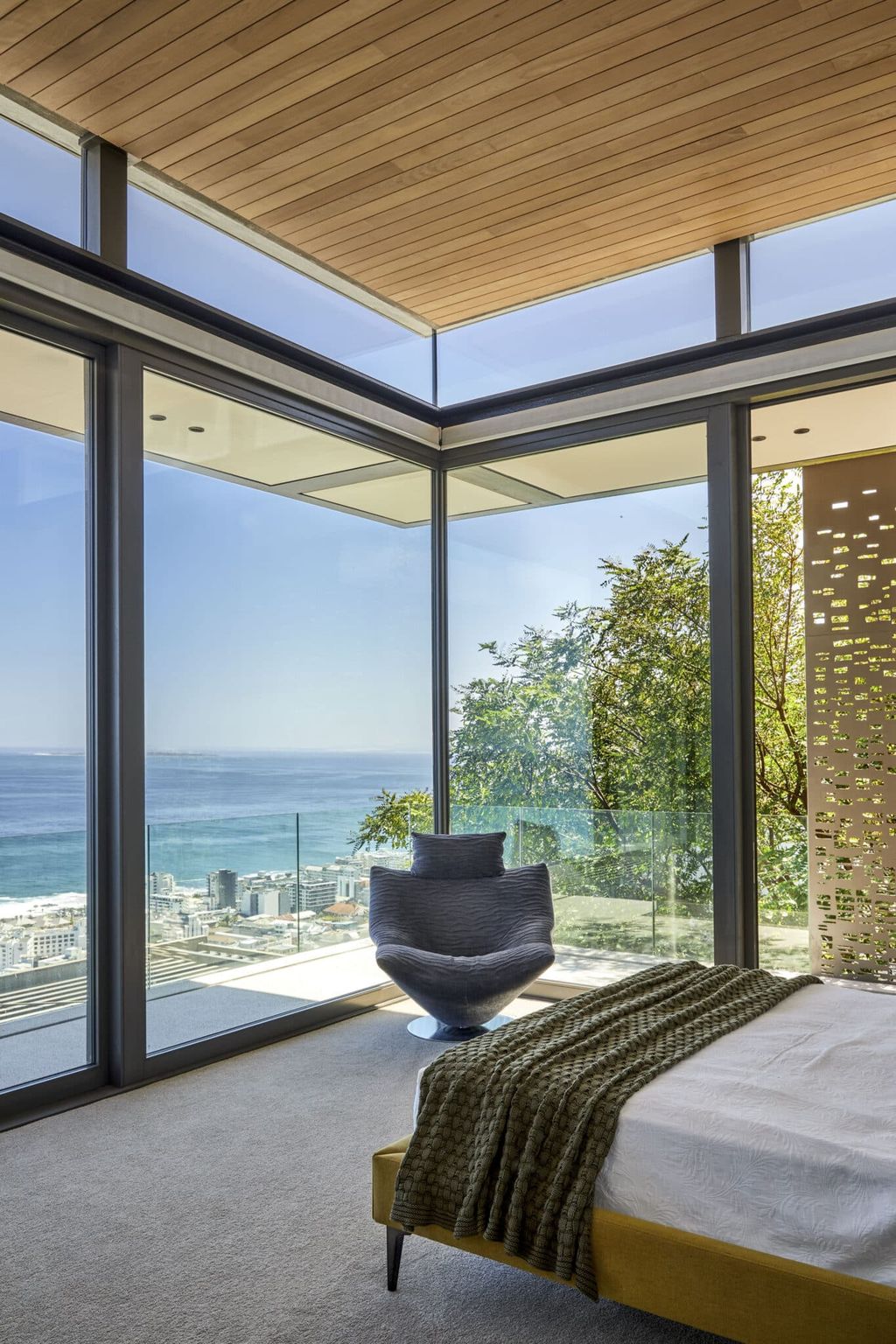 Wave Villa, Coastal Elegance & Organic Modernity by ARRCC