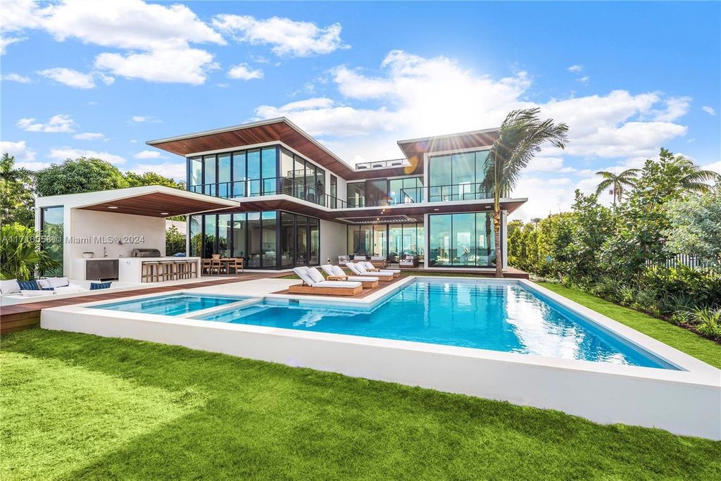 $34.5 Million Miami Beach Waterfront Mansion Built by Todd Michael Glaser with Stunning Biscayne Bay Views