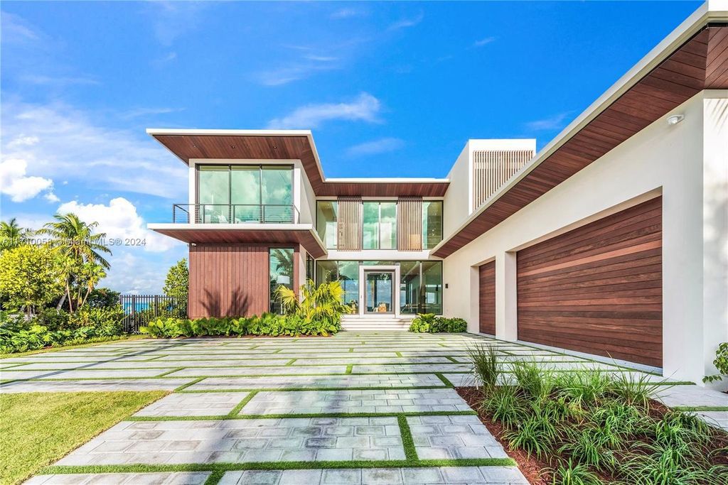 $34.5 Million Miami Beach Waterfront Mansion Built by Todd Michael Glaser with Stunning Biscayne Bay Views