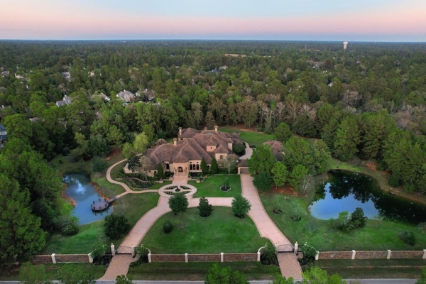 A Private Oasis: Custom-Built Home on Expansive 6 Acres in Magnolia, Texas Priced at $6.9 Million