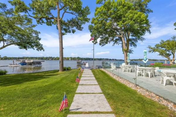 A Waterfront Dream: Stunning Modern Lake Home in Michigan for $4,199,000