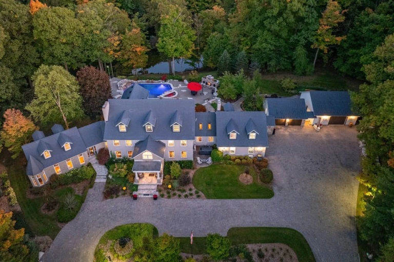 Exclusive Living Awaits: Custom Estate in Canada Priced at C$12.2 Million