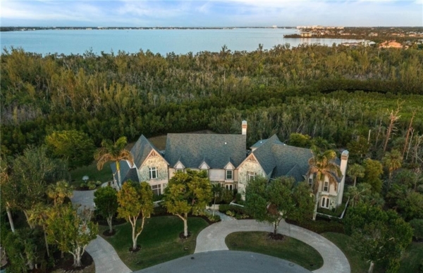 Luxury Estate on 1.16 Acres in Fort Myers with Optional Yacht Club Membership Listed at $4.3 Million