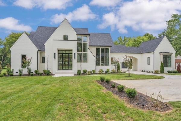 Sophisticated Serenity: Tennessee Home Nestled on 1.27 Acres of Flat Land Asking $4,099,999