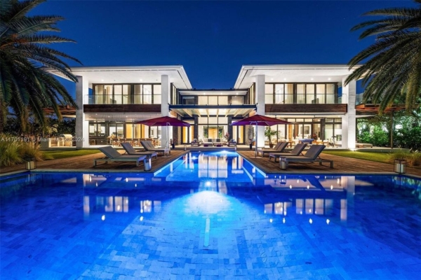 Tropical Modern Waterfront Estate Listed at $45 Million in Exclusive Golden Beach