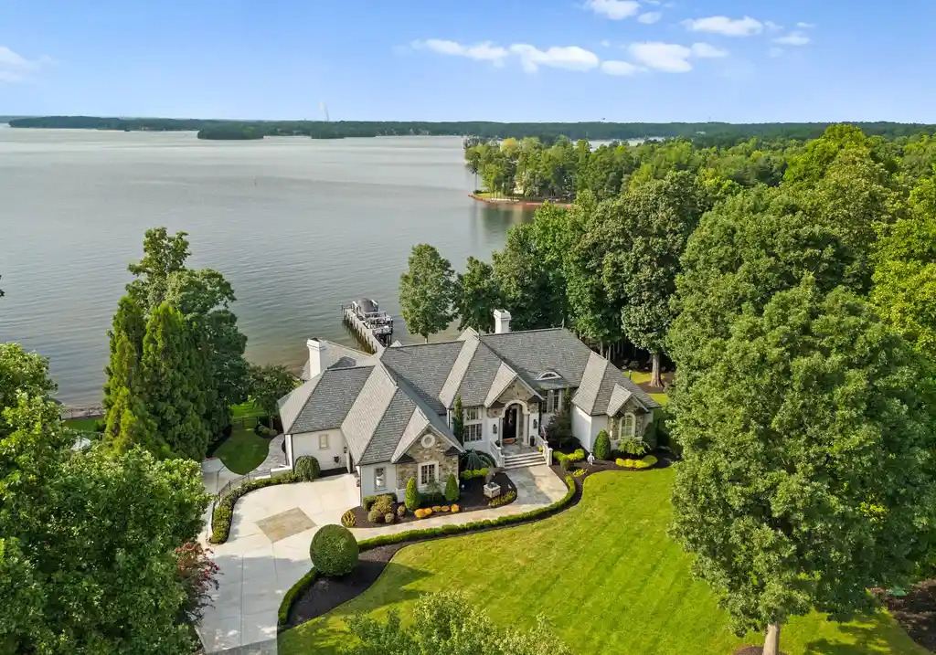 148 Lightship Dr, Mooresville, NC 28117, Exquisite Lakefront Estate