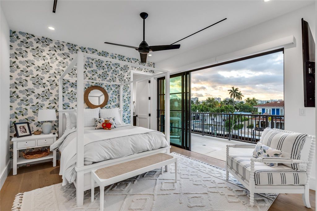 $7.5 Million Luxury Coastal-Farmhouse Estate with 90' Yacht Dock and Stunning Waterfront Views in Fort Lauderdale